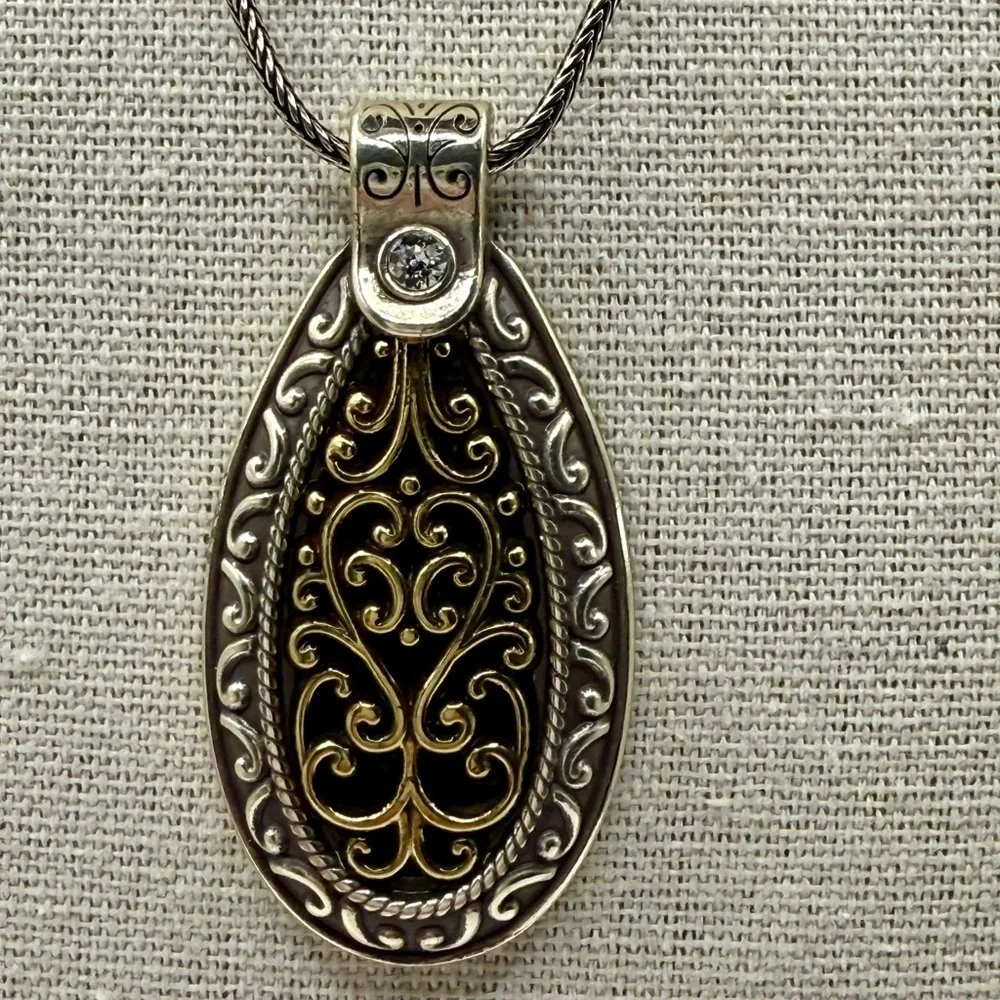 Brighton Castillo Elegant‎ Filigree Pendant Necklace Swirling Pattern Reversible